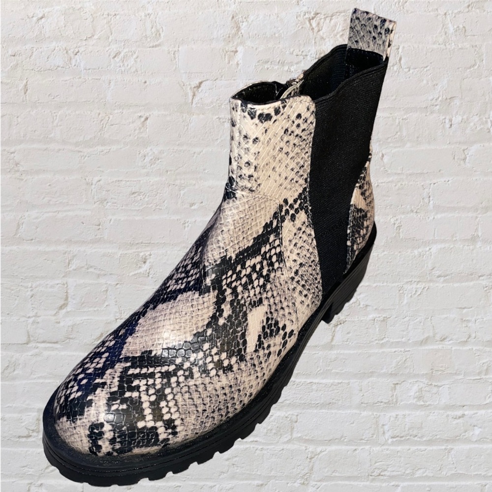 Snakeskin Universal Threads Boots - image 6